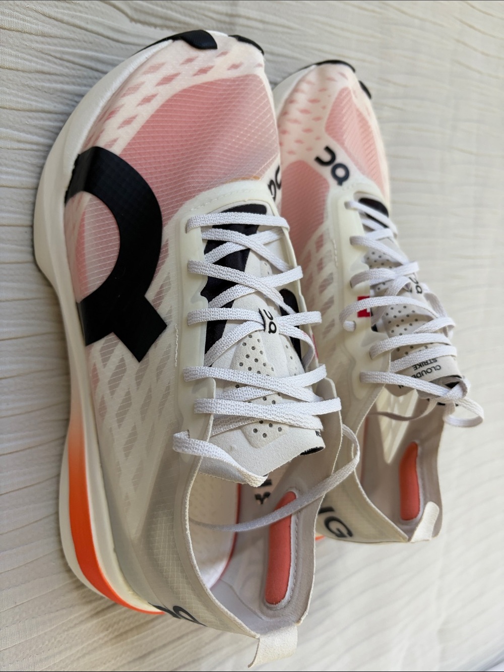 On Cloud Boom Strike running shoes - Picture 2 of 7
